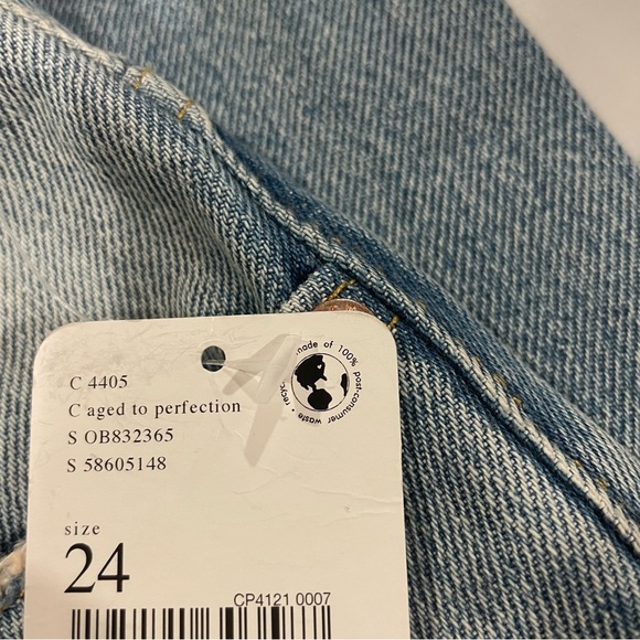 We The Free Distressed Button Fly Distressed Blue Denim Jeans - Picture 7 of 15